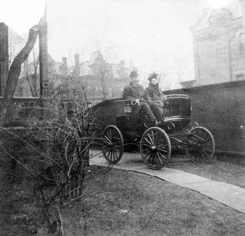 1900 single seat two passenger Olds electric automobile 1900 single-seat two-passenger Olds electric automobile